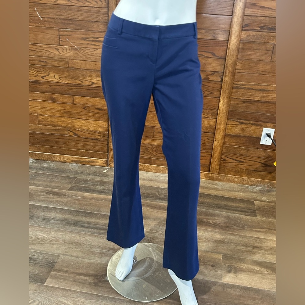 Express. Royal blue. Columnist. Size 8R. Pockets. Straight leg. Zip clip close